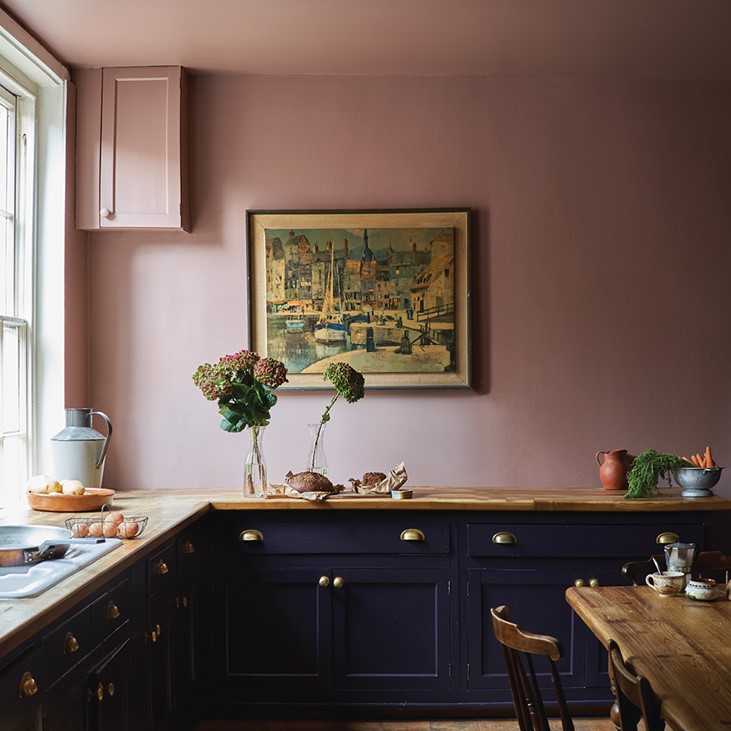 sulking room pink