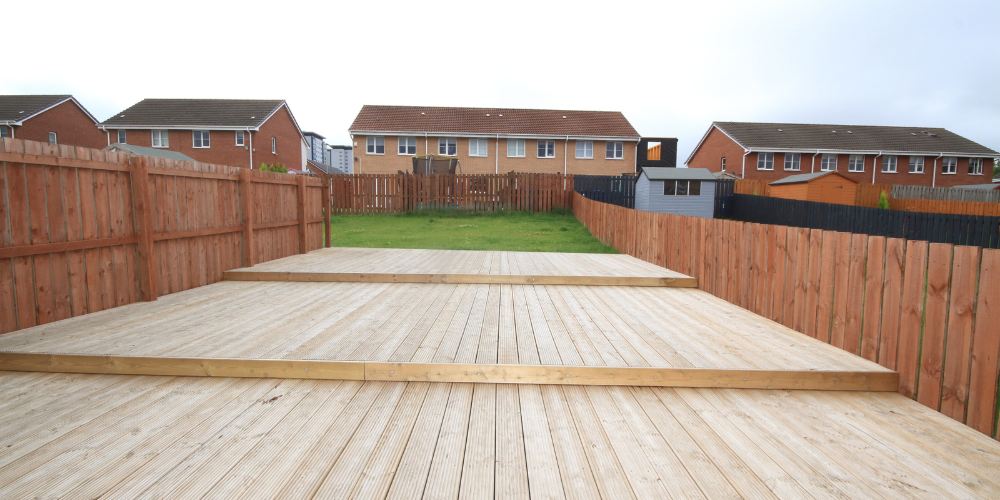 How to paint decking with Cuprinol